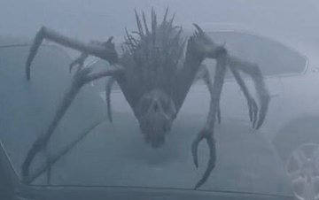ミスト映画に出てくる怪物と霧の正体は アローヘッド計画についても解説 Claire S Blog