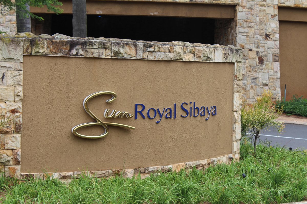 SibayaCasino's tweet photo. Close to King Shaka International Airport.  ✔️
Offers the best conferencing and meeting venues. ✔️
Overlooking the Indian Ocean. ✔️

Doesn't that sound like the best business travel destination? 
Book your stay today 🙌 : https://t.co/Vtp9syWaHp https://t.co/zxNsXidpyE
