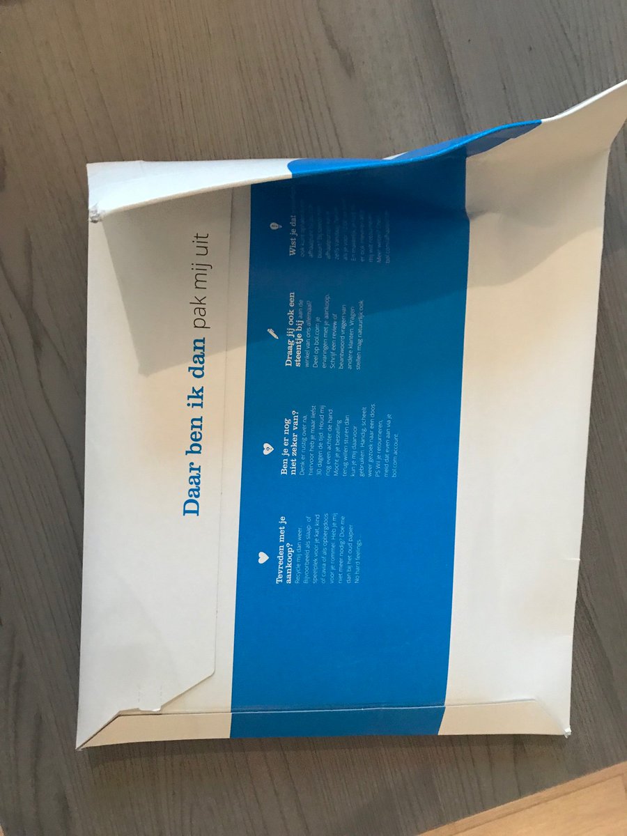 Wanneer je na een regenachtig weekend merkt dat de postbode vrijdag je nieuwe boek in de brievenbus heeft gefrommeld🙈🤦🏼‍♀️. Mss volgende weken je boeken inpakken met een plasticfolietje <a href="/bol_com/">bol</a>? 🤷🏼‍♀️ #natboek
