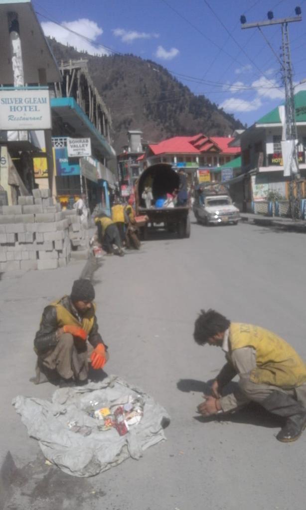 KaghanKgda's tweet photo. Daily Sanitation Activities in Naran by KDA Sanitation Staff 21/10/2019 https://t.co/DDRrN7Sjc1