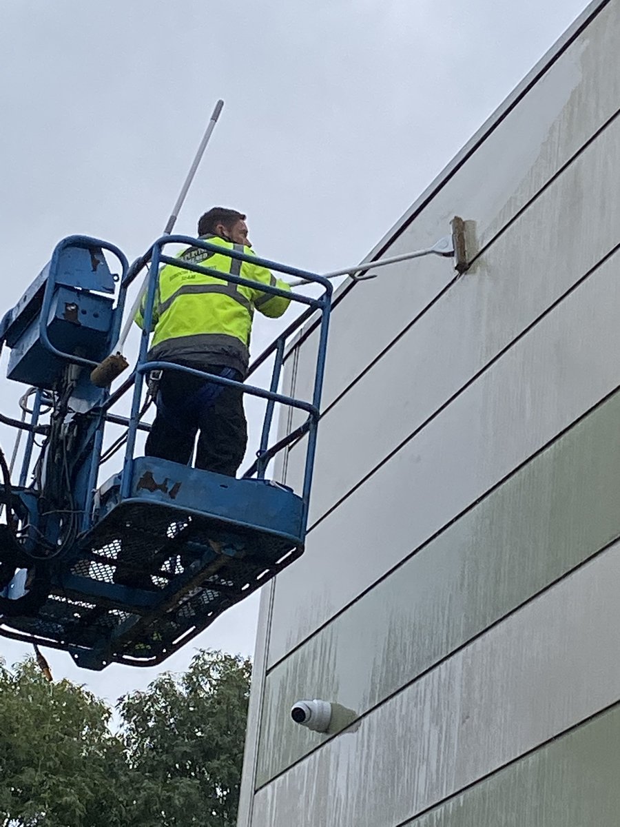 sa2000ltd's tweet image. Great to have provided complete external building cleans to seven business properties for our customer over the last couple of weeks. For more information regarding the services we can offer please take the time to visit our website supervision2000.co.uk