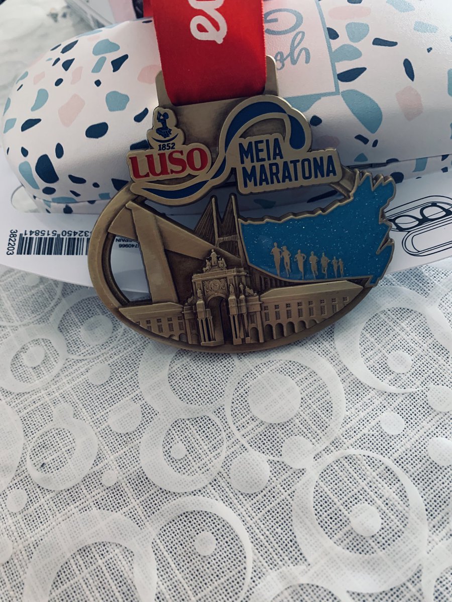 Good morning #mondaymedal #halfmarathonlisbon #finisher #BeStrong