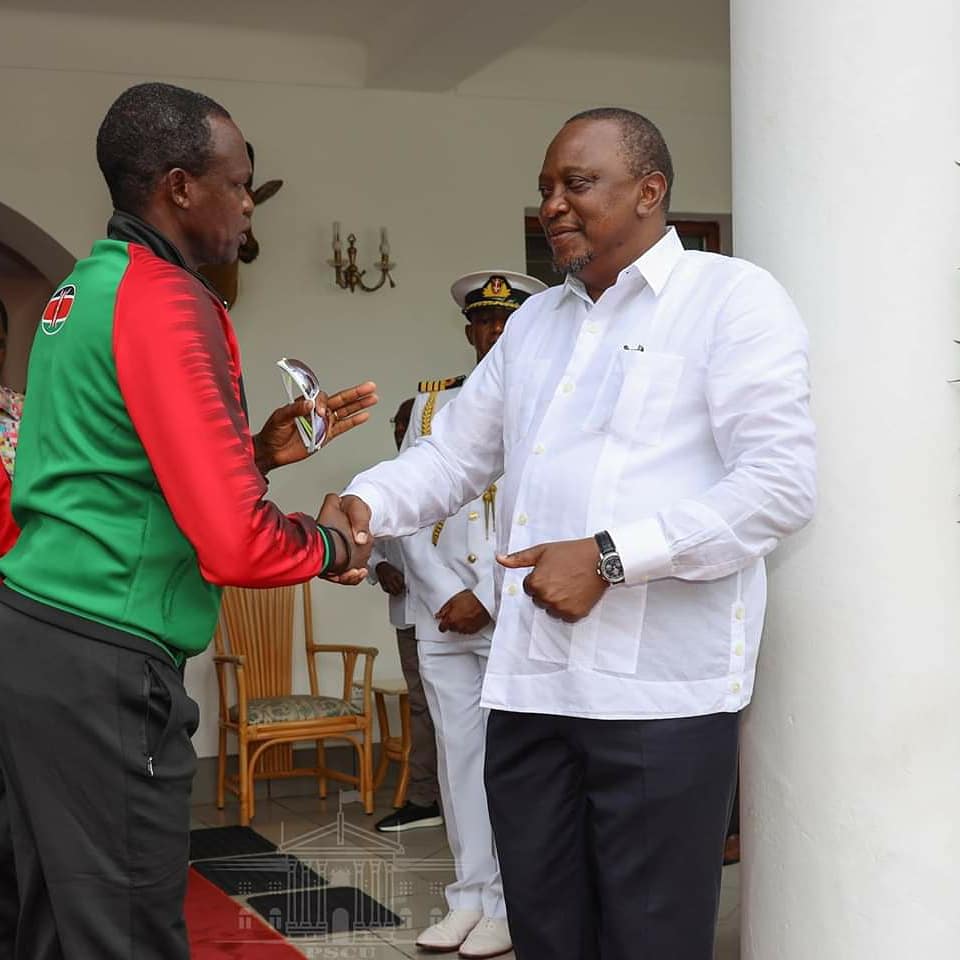 EliudKipchoge's tweet image. My heartfelt gratitude to President of the Republic of Kenya for the highest award ever.

Thank you Mr. president, thank you Kenya. 🇰🇪