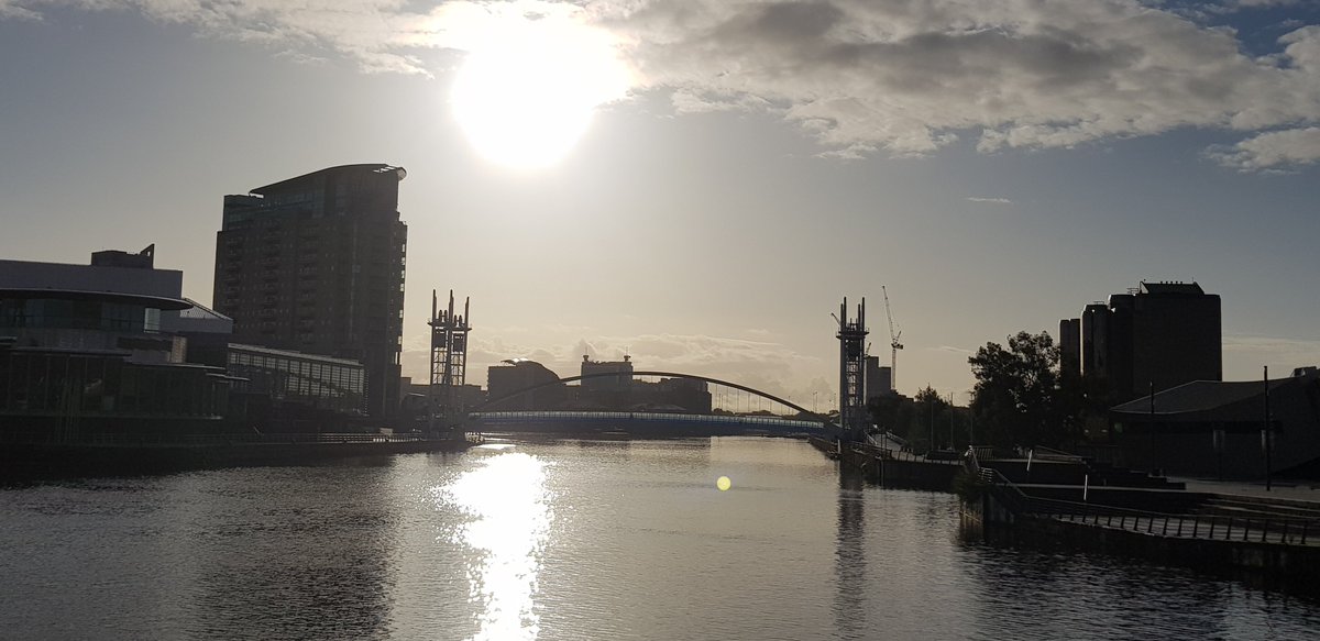 Nothing like a sunny morning for a bit of #MondayMotivation 😎