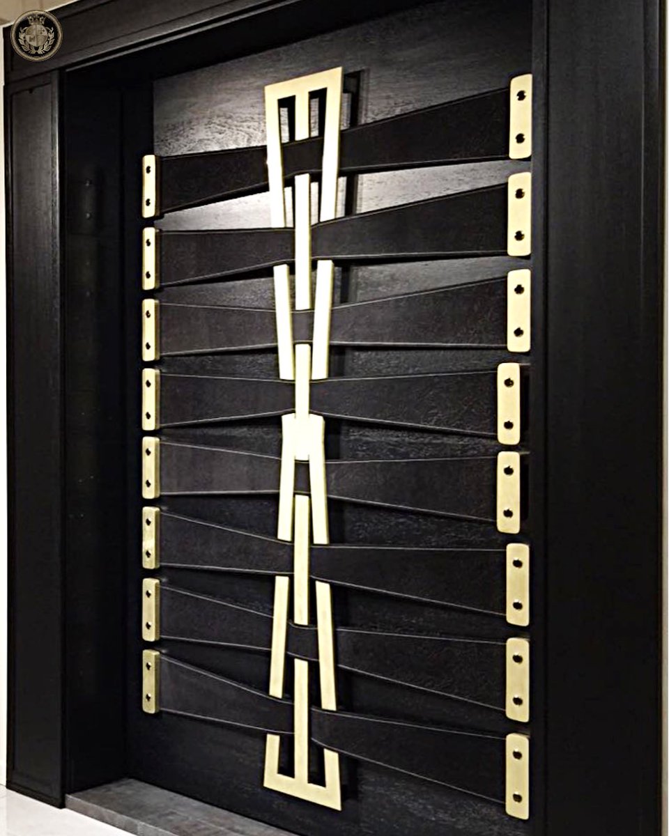 A touch of leather and gold details accentuate this elegant door. 

instagram.com/artboulle/

#metaldoor #metalwork #Luxurydoors #Door #frontdoors #exteriordetail #archilovers_doors #instadoor #doorsofinstagram #doorsopentoronto #lovedoors #beautifuldoors #metalgates