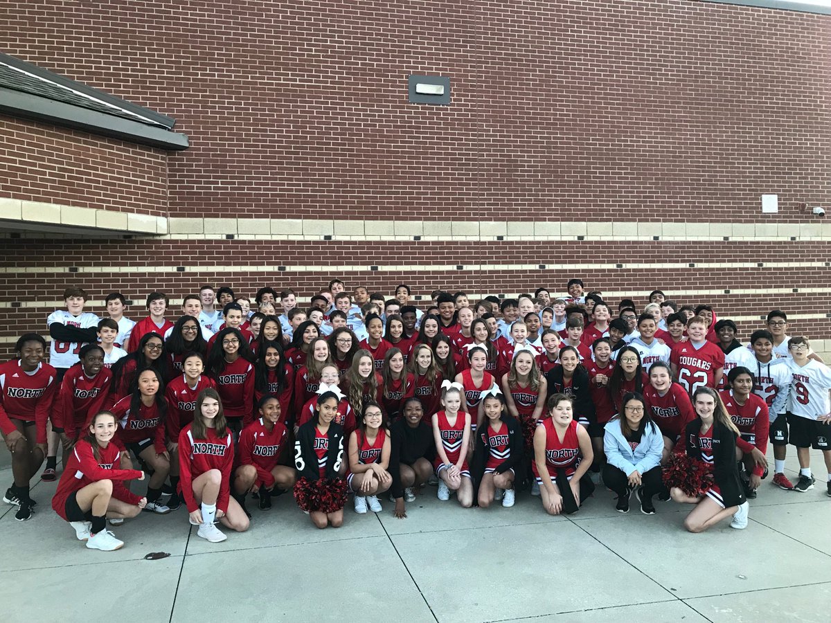 RRW at DCE!!! Thanks for being a good example for the elementary kids!! #northdna ⁦<a href="/CMSNorth/">Coppell MS North 🐾</a>⁩ ⁦@DCEtrailblazers⁩