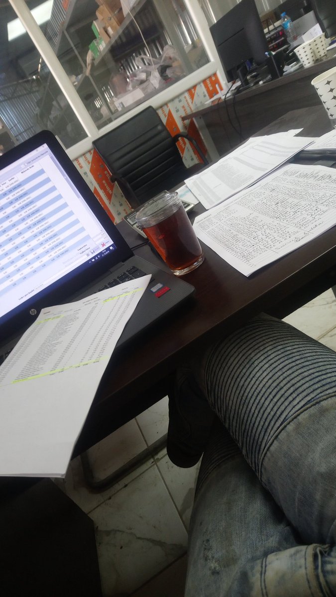 Şimdi çayı kupa bardak değilde su bardağından içtiğimemi yanayım yoksa bekleyen okadar işemi yanayım bilemedim 😂😂😂