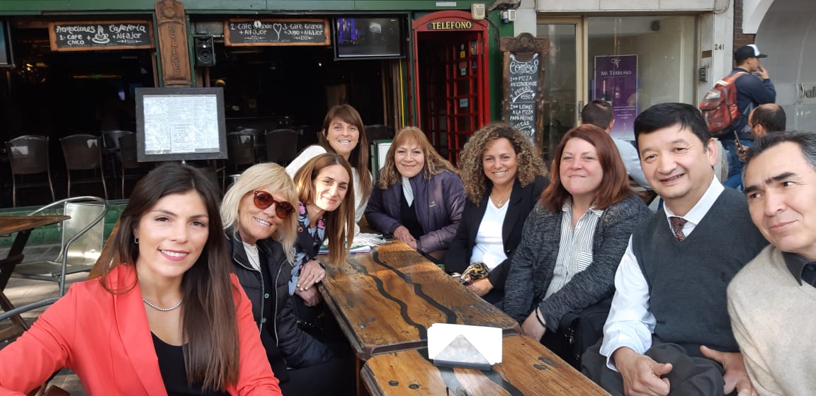 Adriana69011853's tweet photo. Relax despues de una larga jornada.....@RubenMottes @carmelo48040212 @jabereciartua @MariaLuzGomez3 @MarceCascallar1 https://t.co/crltyG1vF5