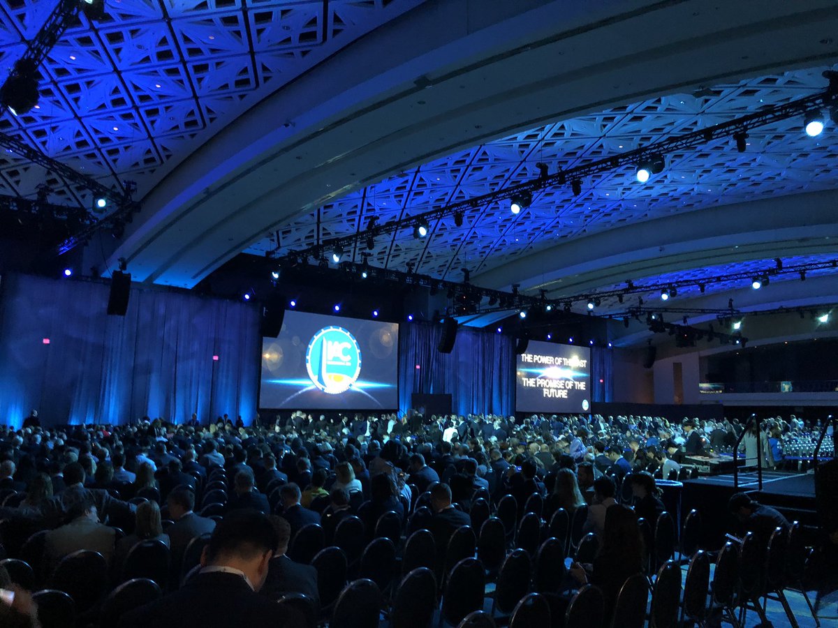 Wirtschaft_HB's tweet photo. remens Wirtschaftssenatorin auf dem IAC Internationalen Raumfahrtkongress in Washington. Eröffnung durch Vize Präsident Mike Pence. #space #wfb #kristinavogt #wirtschaftarbeiteuropa #bremen #raumfahrt https://t.co/xU1XkeMgR1
