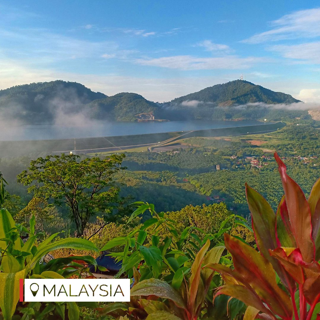 traverous's tweet photo. 📍Suling Hill
Also known as Bukit Langkap, is a hill and meditation retreat in #Mengkuang, Bukit #Mertajam. The #hill, with an elevation of 489ft, affords splendid views of the plains below.

Captured By: Eok  (https://t.co/OFpGKyyHLG)

#traverous #travel #malaysia #suling_Hill https://t.co/JN3Ut0thcy