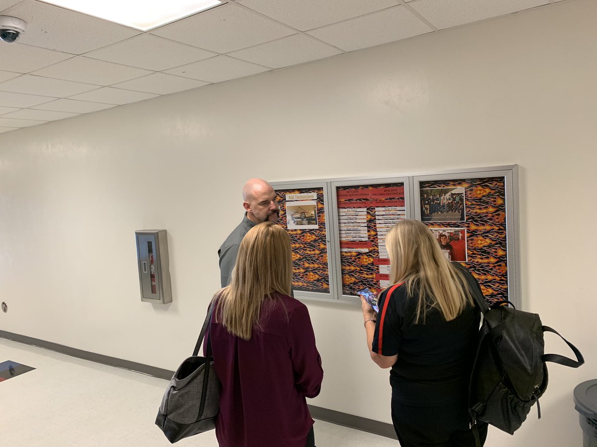 SouthFMHS's tweet image. Nice treat having Mrs. Cindy McClung on campus this morning visiting our CTE courses. @LeeCountyCTE @LeeSchools #studentinterviews