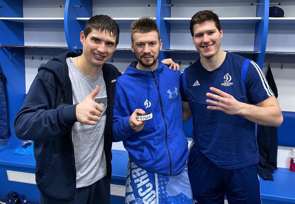 Вадим Шипачёв: 4 паса
Даниил Тарасов: 4 гола
Дмитрий Яшкин: 4 паса

Это первый случай за 35 лет, когда кто-то из игроков <a href="/dynamo_ru/">HC Dynamo Moscow</a> забил/отдал "четыре".