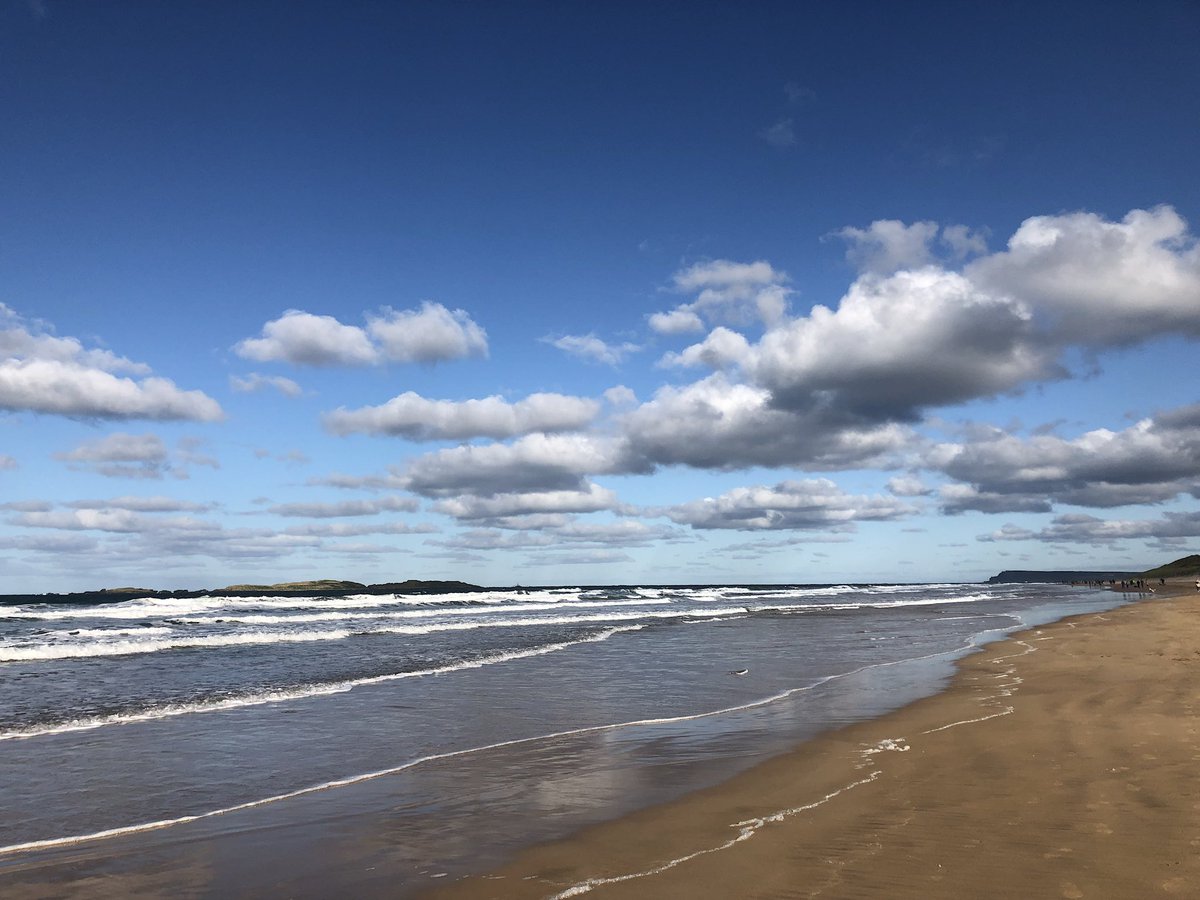 kerry_mclean's tweet photo. Wow - just look at that sky.....โค๏ธx
#BeachLife #CandyflossClouds #Reflections #NoFilter https://t.co/W0meYCv1hF