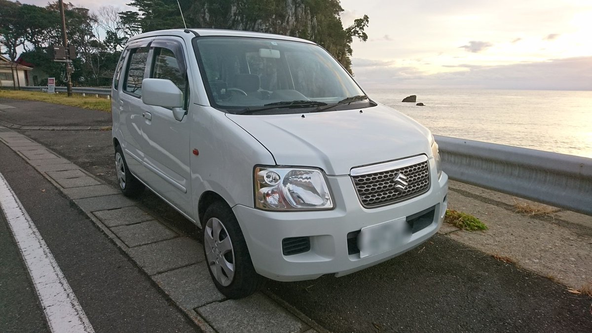 Tonkichi 今回の佐渡旅の足はスズキソリオ 初代 車中泊には少し狭い広さでもほぼフルフラットにできるシートアレンジでとりあえず満足 燃費は190km 10 99 17 3km Lと四駆なのになかなか好成績
