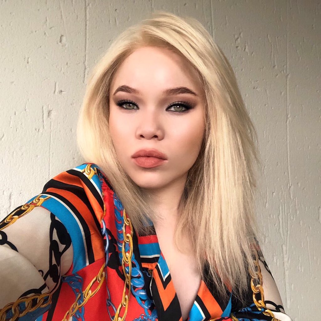 MosalakaeM's tweet photo. “A girl should be two things: who and what she wants.” -
Coco Chanel 💄 https://t.co/xSs1DJCgqb
