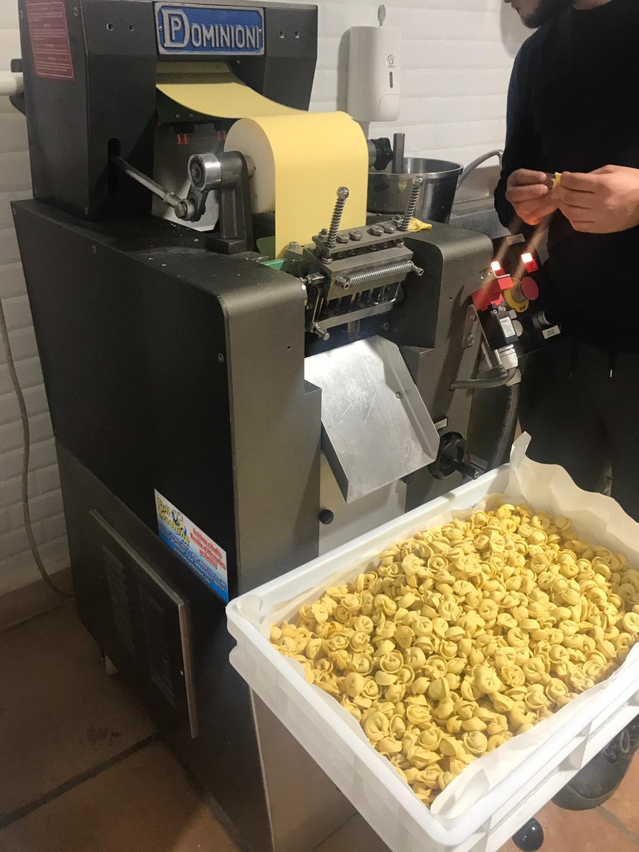 FrancescoVerdic's tweet photo. #MacchinaCappelletti modello D/160 #Dominioni con #SistemaAria completa di stampo #cappelletti #mezzaluna...
Per maggiori info contattateCi in privato!
#FullMachineSrl #MacchinariPerPasta #Pastificio #PastaFresca #PastaSecca #PastaMaking #Laboratorio #PastaArtigianale #Food https://t.co/tefJNLHEgB