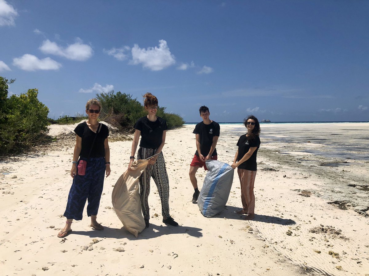 minthemaldives's tweet photo. Volunteer with us at @sunshadevol Maldives and help the #marine #environment by taking part in local beach cleans! #volunteering #environmentallyfriendly #maldives #conservation #whitesandbeaches https://t.co/pjS9fNLmkR
