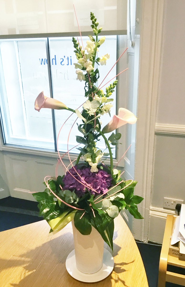 tayntonssols's tweet image. How amazing is our beautiful towering bouquet we’ve received for our offices this week! @PLANTATION41 #gloucester #bouquet