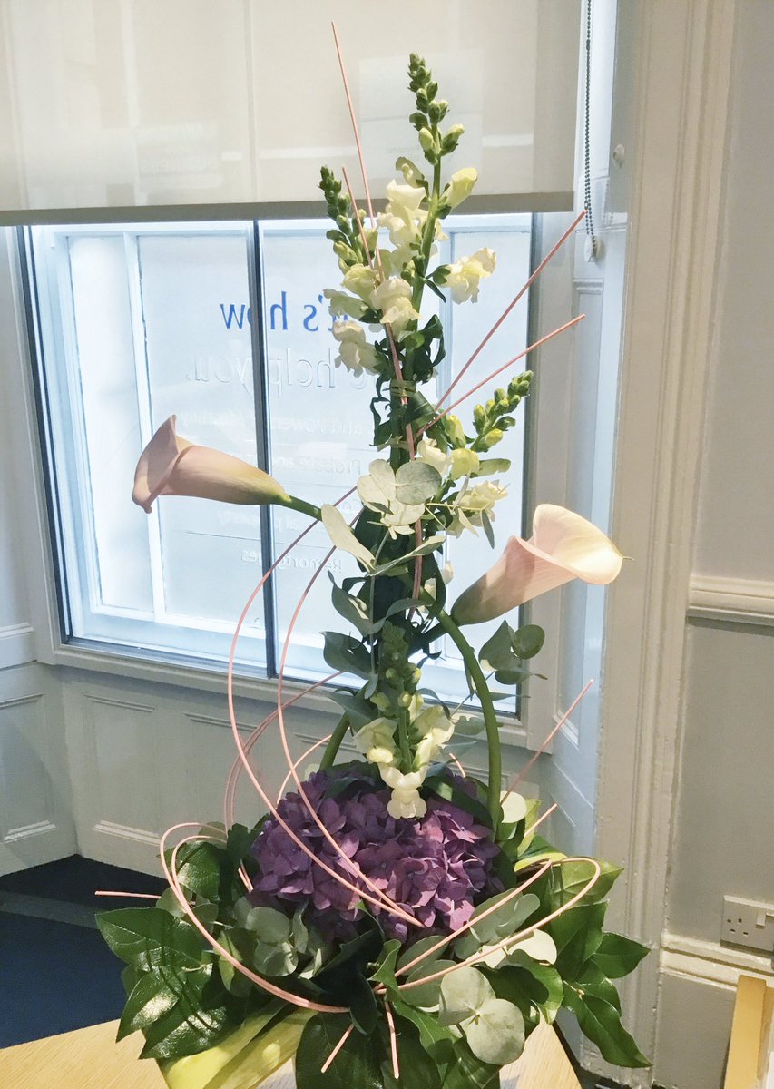 tayntonssols's tweet image. How amazing is our beautiful towering bouquet we’ve received for our offices this week! @PLANTATION41 #gloucester #bouquet