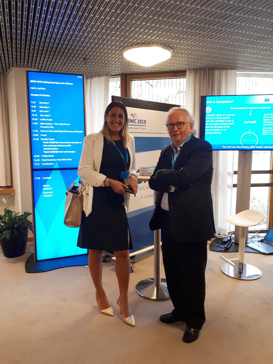InteroperableEU's tweet photo. The discussion on #LinkedData Showcase is closing the morning part of #SEMIC2019. During the lunch break, visit the exhibition featuring these stands:
✅ #ISA2
✅ @TOOP4EU
✅ IMOLA
✅ #Vocbench by @EUPublications
✅ SOLID
✅ Ref2Link
✅ @LR_Coordination
✅ @EU_Eurostat https://t.co/ioP2f5uSPD