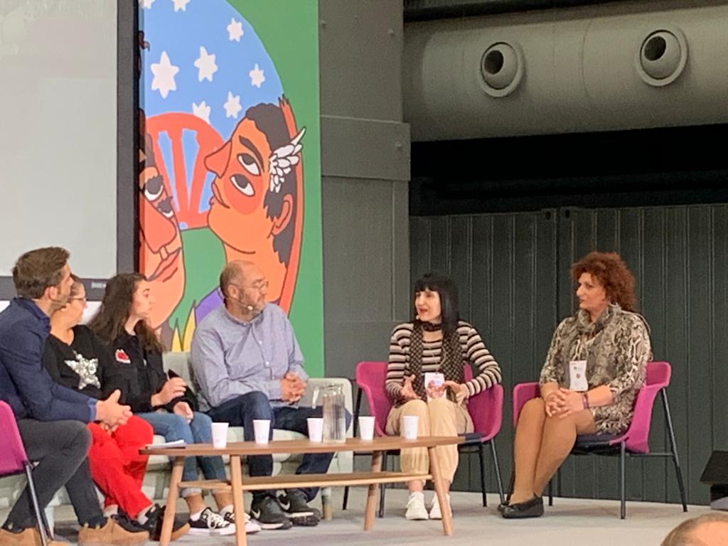 Garantizar el derecho a la educación es tarea de todos, de toda la sociedad, dice Nuria Delgado, directora del IES madrileño Arcipreste de Hita.#10AñosPromociona