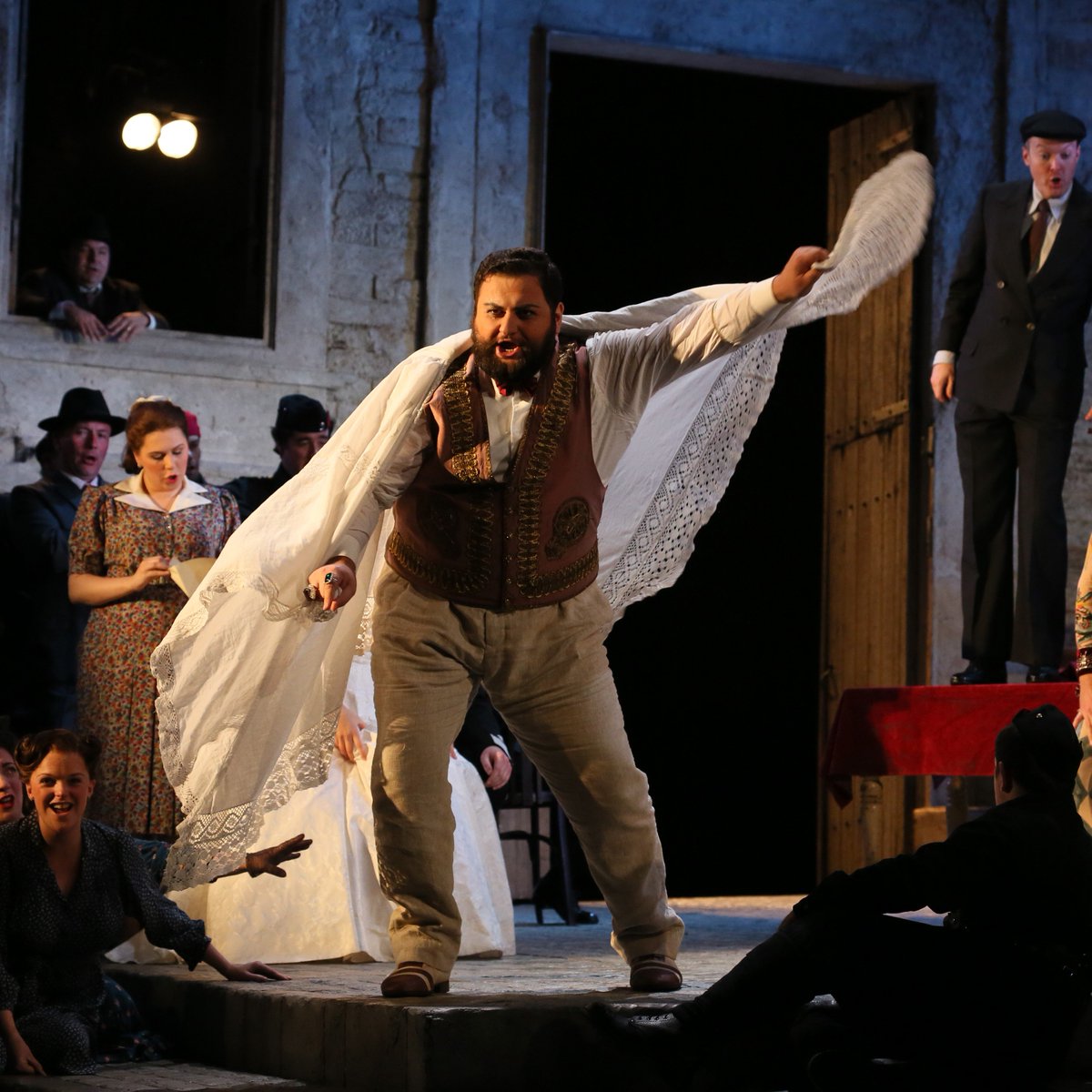 Don't miss L'elisir d'amore at Glyndebourne - it's one of <a href="/ST_Culture/">Sunday Times Culture</a>'s picks of the week.

Can't make it to Glyndebourne? See it on Tour at <a href="/marlowetheatre/">The Marlowe Theatre</a>, <a href="/MKTheatre/">Milton Keynes Theatre</a>, <a href="/LiverpoolEmpire/">Liverpool Empire</a> and @TheatreRNorwich.

glyndebourne.com/events/lelisir…

📸 Donald Cooper