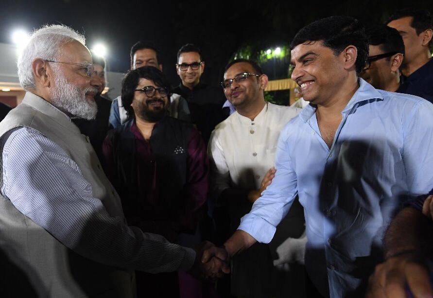 It was such an honour to meet honourable Prime Minister @narendramodi garu at the #ChangeWithin event where we celebrated 150 years of Mahatma Gandhi! We discussed the potential the film industry has to make a difference! - Raju