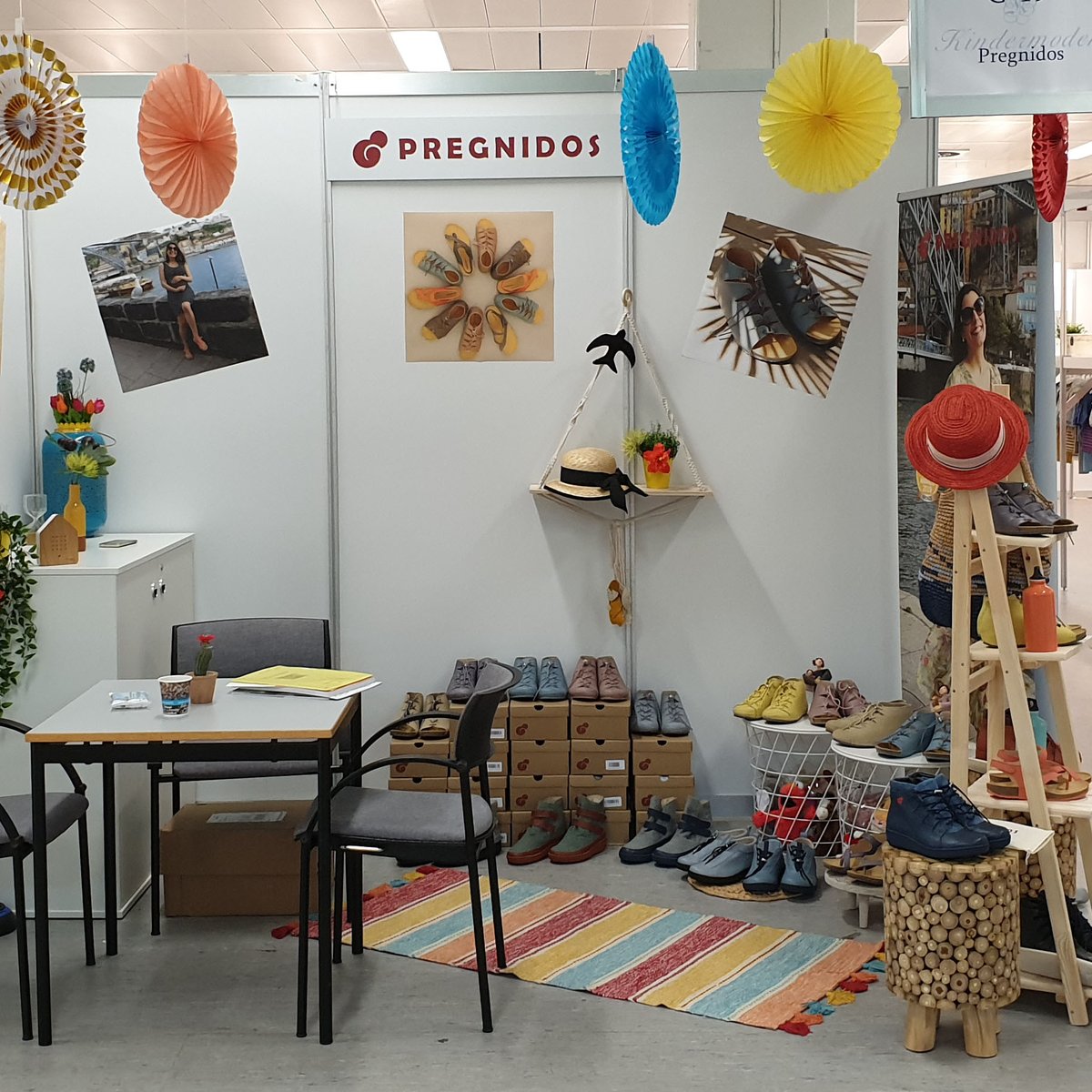 Von 25. bis 27. Oktober könnt ihr unsere Schuhe für Schwangerschaft (und nicht nur!) bei der BabyWelt Messe in Berlin anzuschauen und zu probieren! 
.
#pregnidos #babywelt #babyweltberlin #schuheschwangerschaft #schuhefürschwangere #umstandsschuhe #schwangerschaftsschuhe