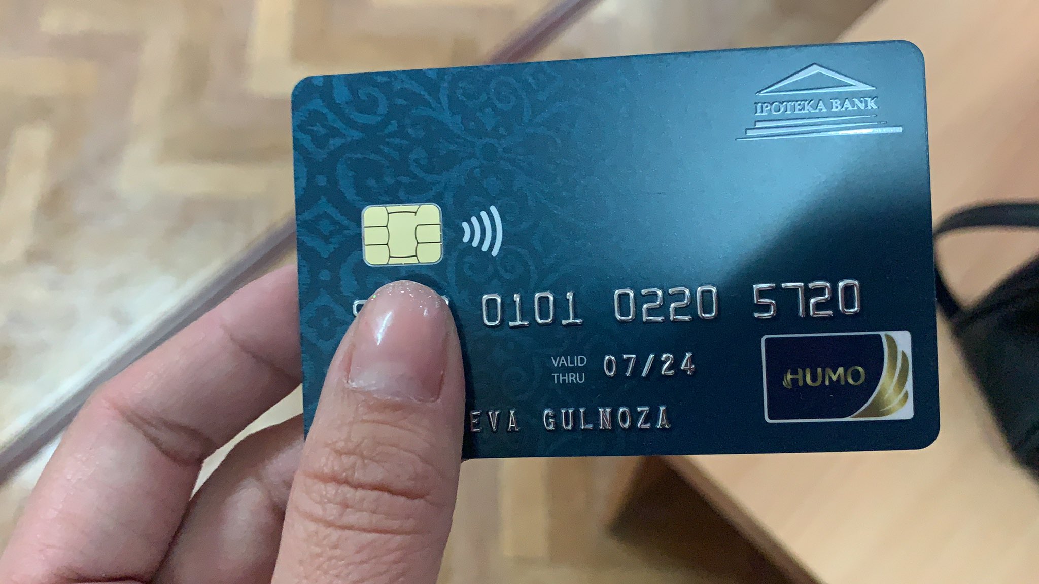 Банковская карта узбекистана. Банковская карта в ташкенте. Пластиковые карточки uzcard. Пластиковые карты узбекистан humo. Uzcard пластик.