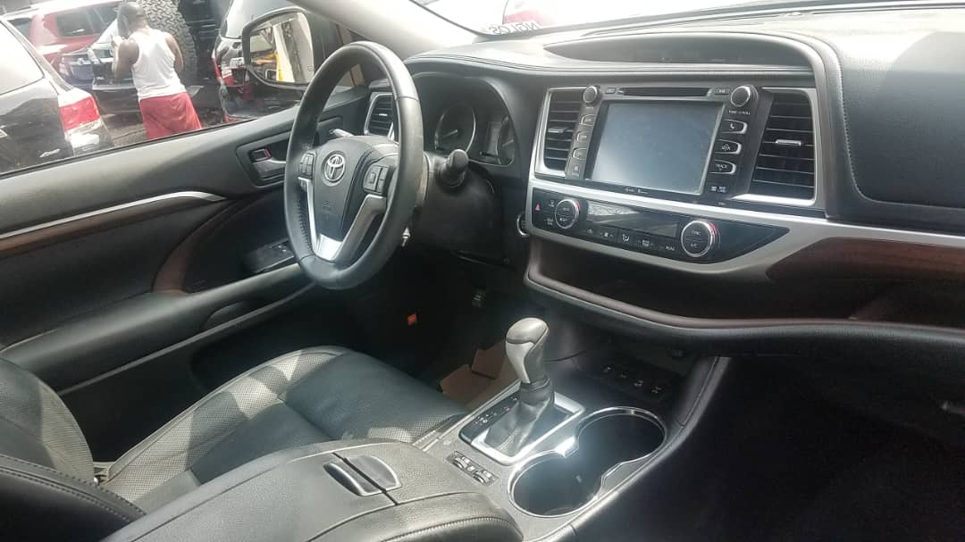 OrcbLimited's tweet image. Highlander Limited 2015, Tokunbo, Clean &amp;amp; working perfectly, all you have to do is buy &amp;amp; drive, nothing to fix, Asking Price is #13M but negotiable, if interested or you need any other car or you want to Sell/Fix your car contact us on 08180910184 or orcbagents@gmail.com