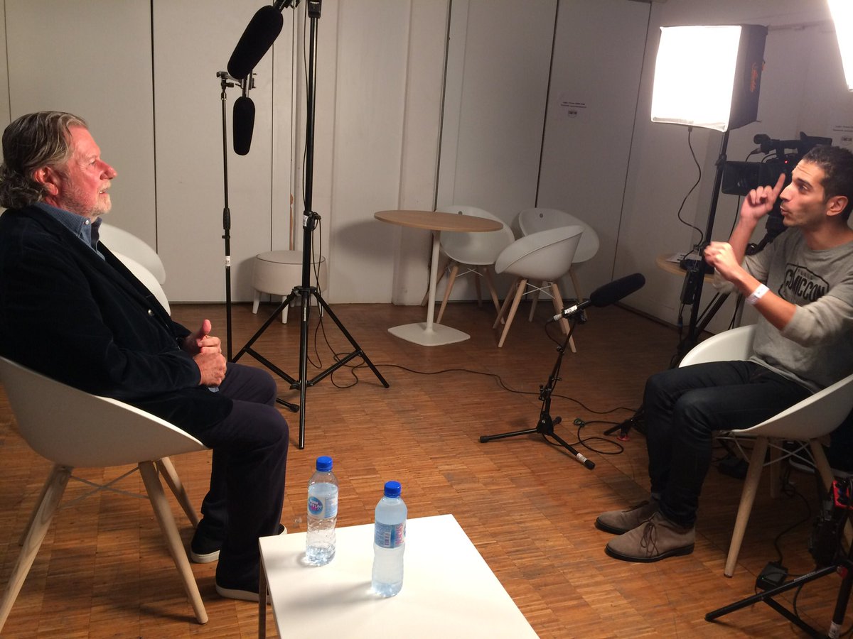 KevinElarbi's tweet photo. Encore quelques jours avant le @ComicCon_Paris que je couvre chaque année depuis son lancement. Ici avec le mythique producteur des #JohnCarpenter : MR #LarryFranco 🎬 De nouveaux contenus pour les nouveaux programmes 😏 Quels geeks ici seront présents cette année ? https://t.co/N0cgjWevcb