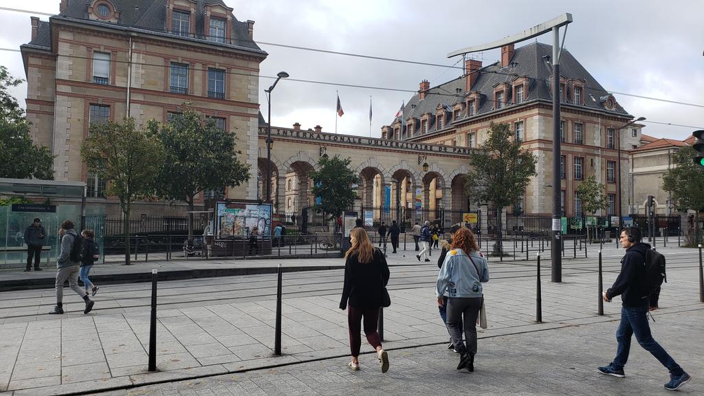 Just got off the train from the airport, beautiful part of town for #HRTech collaboration