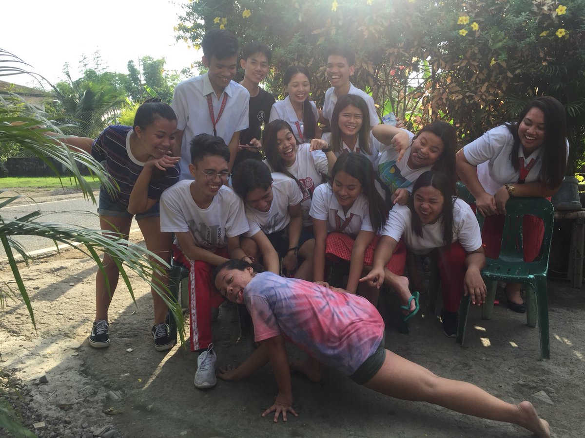 abbypornss's tweet photo. Lord, thankyou for giving me those kind of blessings. A bunch full of laughters, sorrows, jokes and arguments! ANG AKING MUNDOO! I LOVE YOU ALL MGA MAHAL KO! MORE YEARS, TEARS,  CHEERS, AND BEERS💛 AHUUUU!
insert* @superamelya @jaybolor https://t.co/AY56ph1bUB