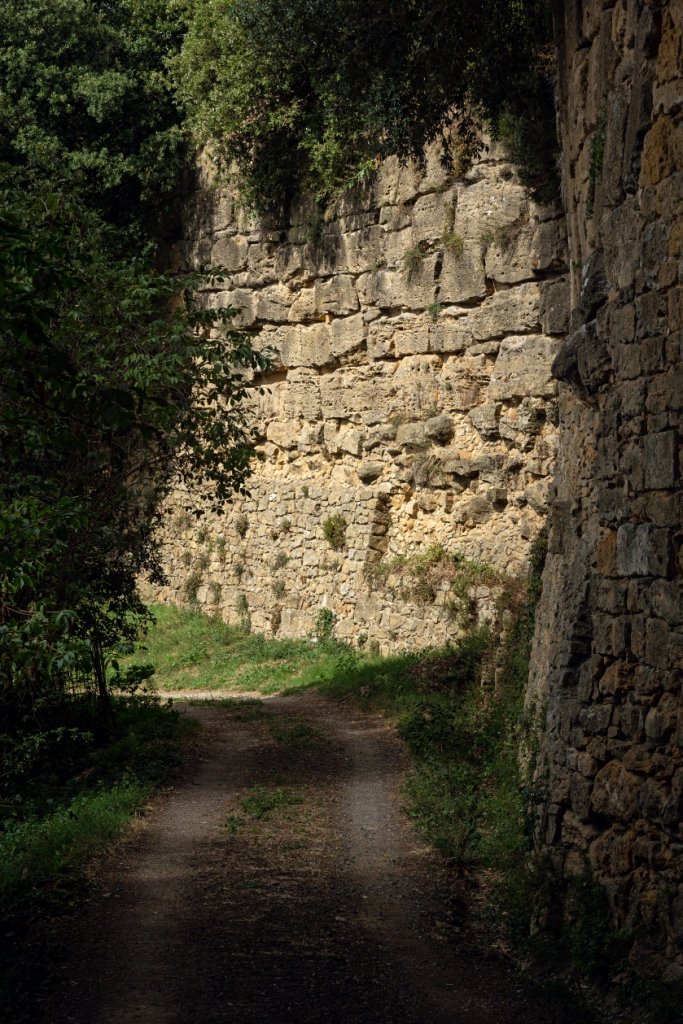 Mura etrusche, IV-III sec. A.C.
Santa Chiara, #volterra (PI) foto di Francesco Viti.
#trekking #etruschi #outdoor #toscana #italy #camminare #visittoscana #visititaly 
viasacraetrusca.altervista.org