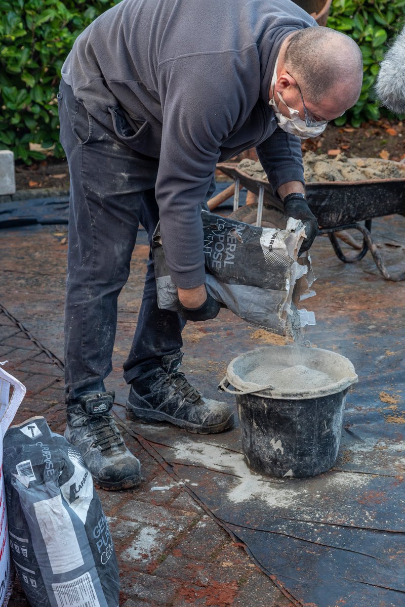 Proud to see our General Purpose #Cement being used on a recent domestic #landscaping project <a href="/BradstoneUK/">Bradstone</a> Who else is upgrading their outside space this winter?