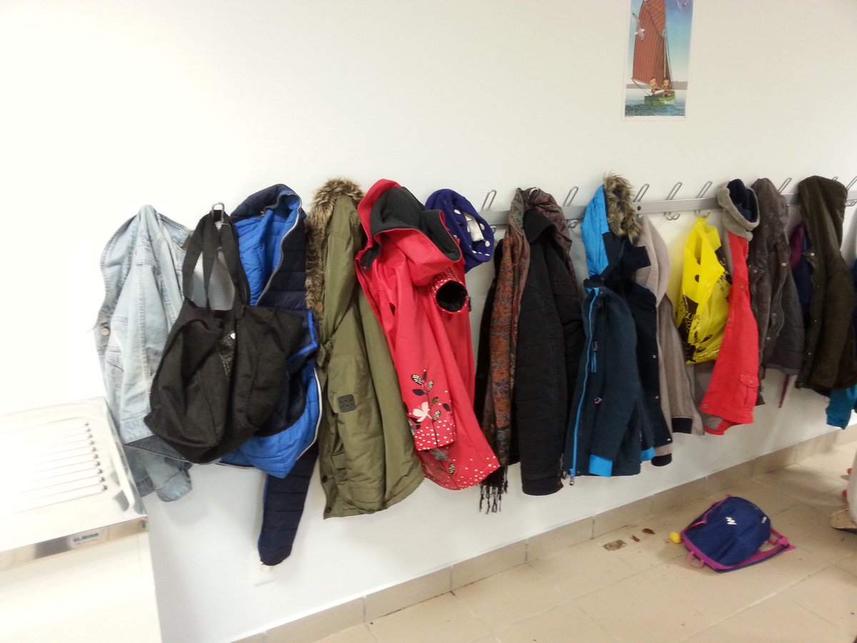 Digor eo ar greizenn dudi
Chom a ra un nebeut a plas c’hoaz evit ho pugale, deuit niverus.
Le centre de loisirs est ouvert !
Il est encore temps d’inscrire vos enfants, les inscriptions ne sont pas closes. 
urlz.fr/aPSd
<a href="/Redadeg/">Ar Redadeg</a> <a href="/Diwan/">Diwan</a> <a href="/DivYezhBreizh/">Div Yezh Breizh</a> <a href="/DihunPlabenneg/">Dihun Plabenneg</a>