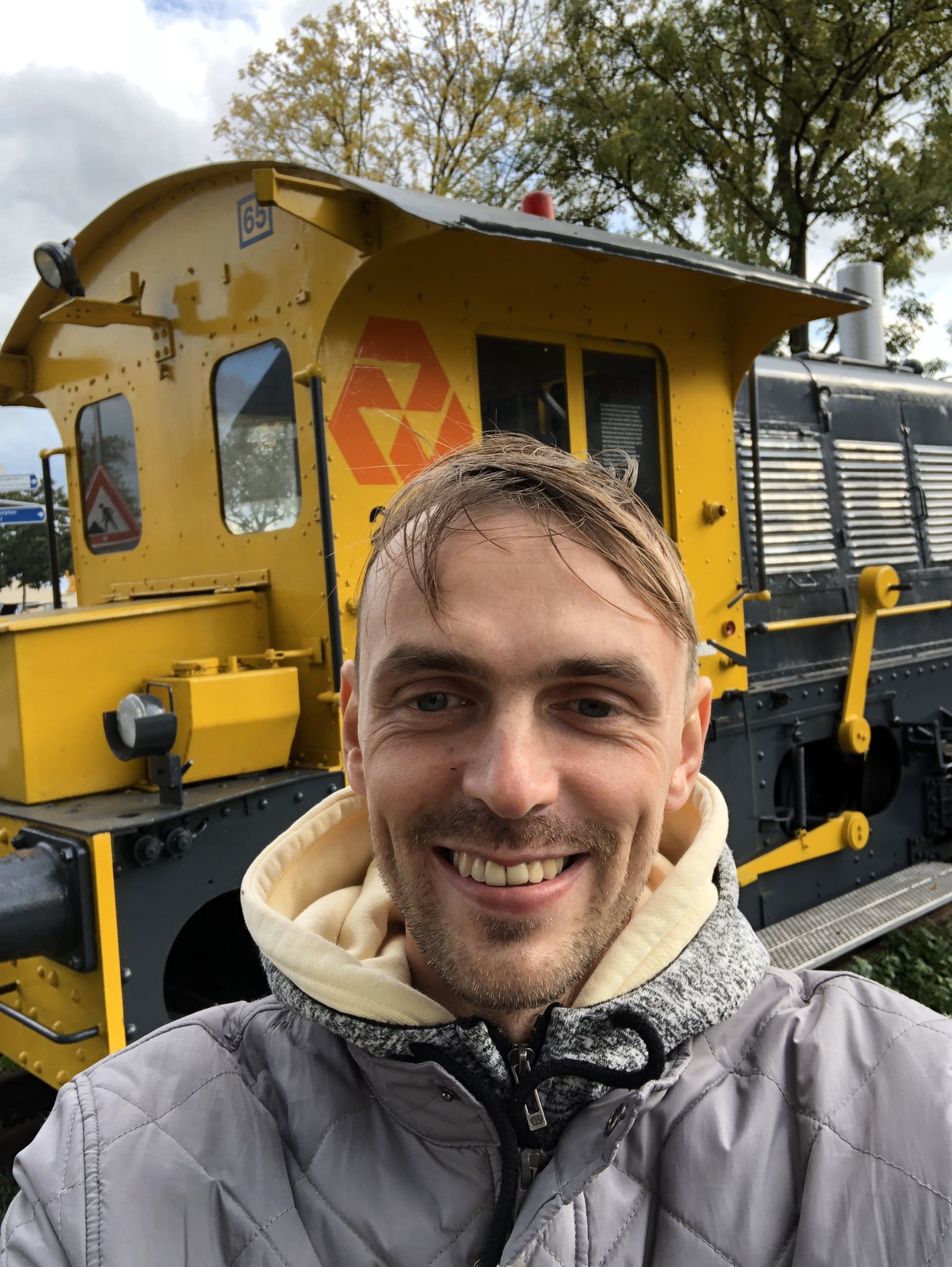 me going home like this #ADE19 https://t.co/tmrq6UWSzJ