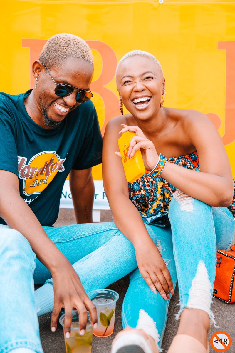 Thobi_Rose's tweet photo. #Ad // creating memories that will last a lifetime with @JBScotchSA this past weekend ft @lelowhatsgood 😃🙌🏾
⠀⠀
It’s always #BetterBlended with my fam!!! 🥃🌿
⠀⠀
When was the last time you laughed from your core? Ph x @Veggyonthepic 
#JBBetterBlended #PocketScotch https://t.co/wS8PrORHqP