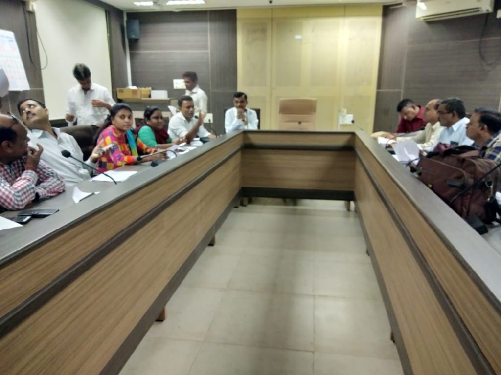DCLRKheda's tweet photo. 118 - Mahudha AC. Blo &amp; supervisor meeting regarding offline EVP .. https://t.co/RZ4M9jrVSn