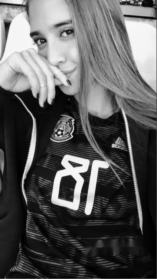 JosephPerezR7's tweet photo. Feliz inicio de semana ala mas bella! 😍🔝💙💙💙 @NaileaVidrio #NV18 https://t.co/bvydm5enAC
