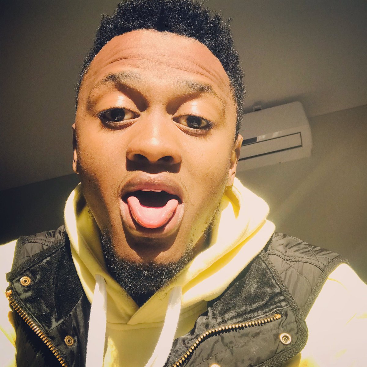 Fidel53347300's tweet photo. #freakeyshit #PositiveVibes #lick #fuckyoumood #power #monday #namibia https://t.co/5IpaVNVjvo
