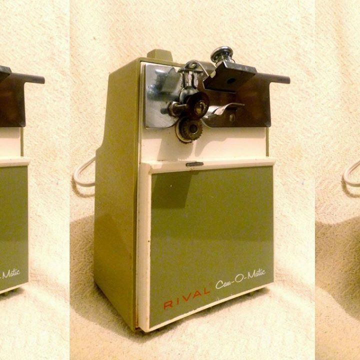 Omatic of the week:
It's a Can-O-Matic Combination Electric Can Opener &amp; Sharpener.
.
.
.
#omatic #vintage #canopener #sharpener #canomatic `#sixties #kitchen ift.tt/2Mtjaz0