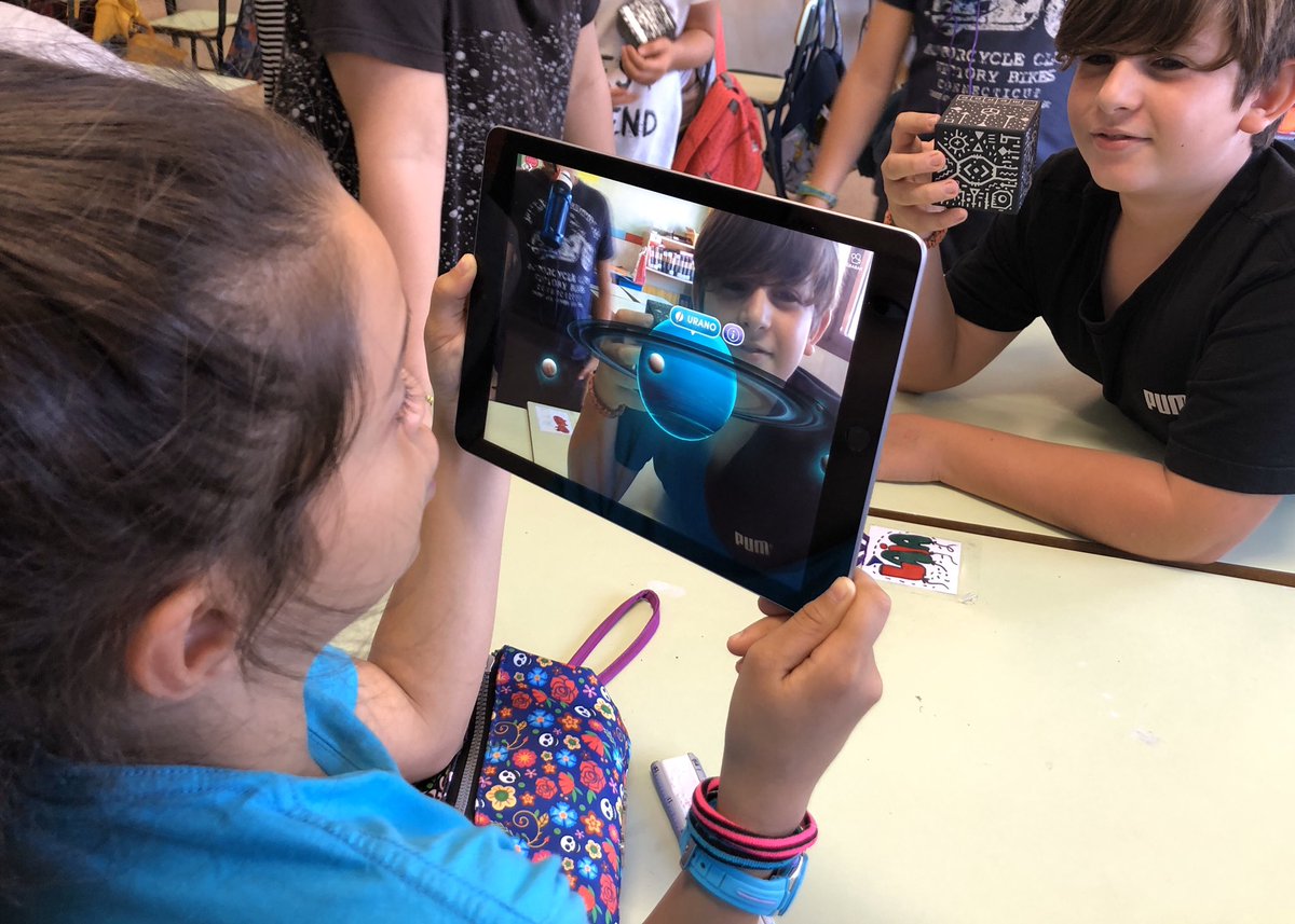 FernandoBoillos's tweet photo. Con #Mergecube podemos tener el Sistema Solar en la palma de la mano. 🌍 ☀️ 🌓 aprendiendo y disfrutando en clase 🔝

@EducWeb @yosoytuprofe_ @flipped_primary @RussoBCF @vicentgadea @lepetitpan @AFASantJosep @stjosepgracia https://t.co/6Tz9HRG8i7
