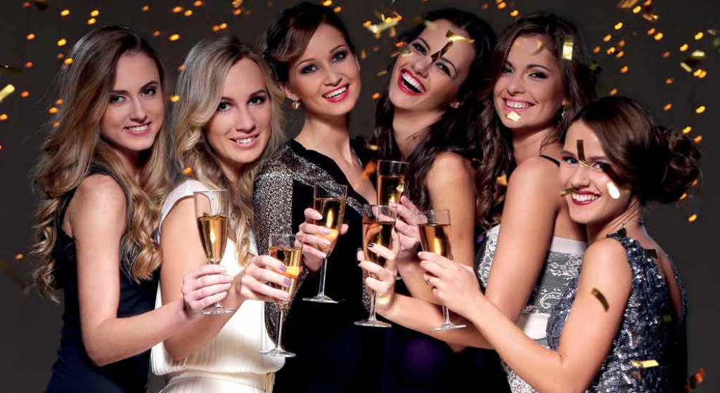 TelfordHotel's tweet image. Like it or not, Christmas is getting closer and closer, if you still need to organise your office or family party then contact our events team:
01952 250700 | events@telwhitehouse.com
facebook.com/events/9738887…