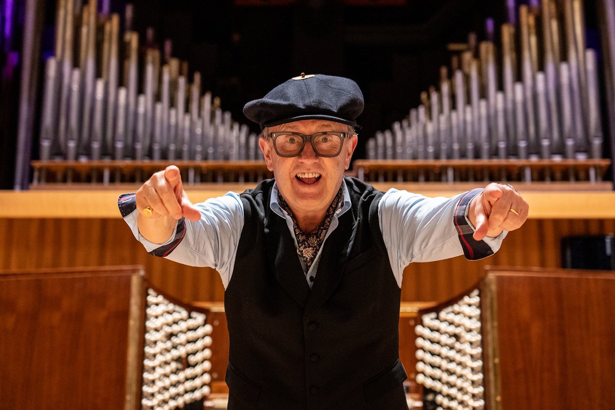 southbankcentre's tweet image. Announcement Signal! Following an absolutely storming show @southbankcentre in 2018, @DavidRodigan is reunited with The Outlook Orchestra and some VERY special guests over Easter Weekend 2020. On sale to our members on Wednesday and General Sale Thursday. ow.ly/oW0J50wQ8dU