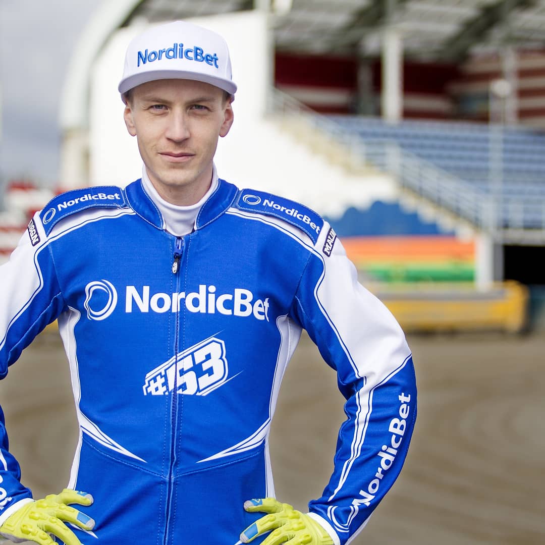 WMSK_Speedway's tweet photo. Pressrelease

Linus Sundström klar för Västervik 2020 - 2021!

Nästa förare att ansluta till Västervik Speedway 2020 är Linus Sundstrom Racing. Under säsongen representerade Linus Piraterna i Elitserien, Rybnik i polska Nice liga och kombinationslaget VIP
https://t.co/OVc7ZdUsTv https://t.co/cXdFTUYWoJ