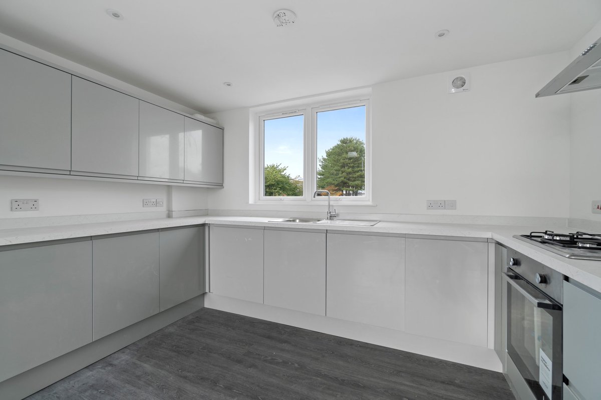 langproperty's tweet photo. ‼️ NEW DEVELOPMENT ‼️

🧡 Land &amp; New Homes

📍 Riverview, Astor Drive, PL4 9RD

🌇 2 Bedroom Apartments 

🌅 Stunning River Views 

⭐️ Prices From £179,950

🚗 Allocated Parking

☎️  Call 01752 256000 (3) to register your interest!

👇🏼 Take a look at the stunning pictures below! https://t.co/ARLPMyqBqC