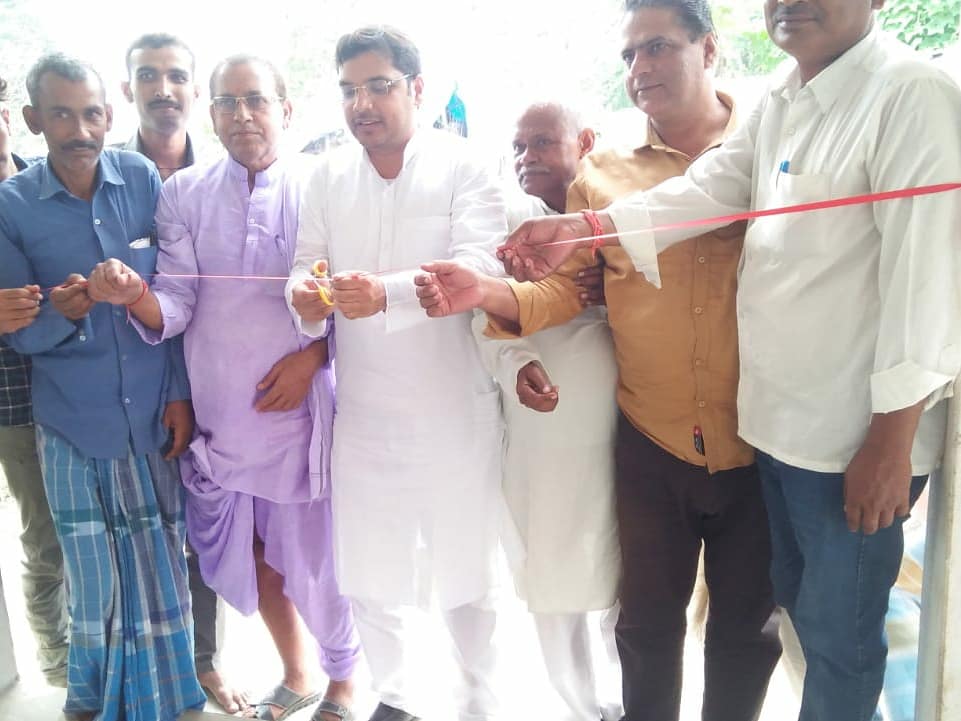 Keotividhan86's tweet image. माननीय विधायक केवटी डॉ फराज फातमी जी के द्वारा आज सिंहवाङा प्रखंड के कलिगांव पंचायत अंर्तगत ग्राम चमनपुर में सङक निर्माण कार्य एवं रविदास मुहल्ला में सामुदायिक भवन (अम्बेडकर भवन) का उद्घाटन किया गया।
#DrFarazFatmi 
#Darbhanga #Developnment