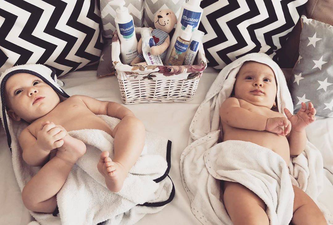 Paylaşmak güzeldir 💙 
Fotoğraf için @dad_of_twins79’ a teşekkür ederiz.
#mustela #mustelaturkiye #bebekbakımı