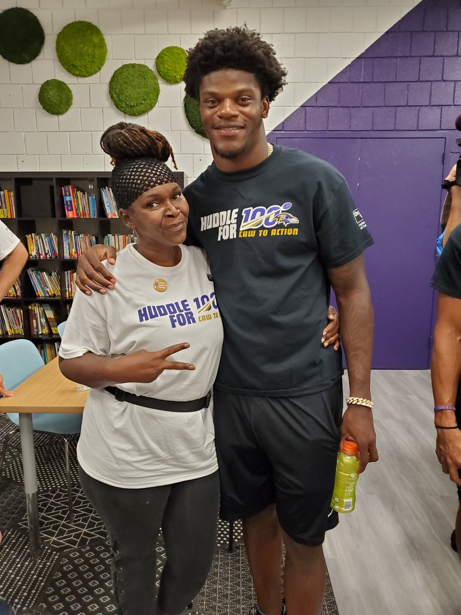 MommaNea's tweet photo. @nateburleson @heykayadams @KyleBrandt @PSchrags the love we have for @Lj_era8 is bananas. We have us a gem and not to mention he's an awesome human being. He's My QB! #IssaNewEra @gmfb #RavensFlock ππ€ππ€π https://t.co/HlBdJ96k7k